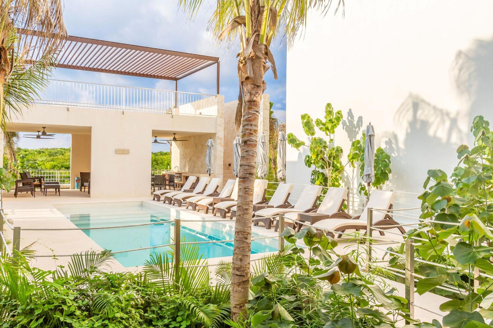 Santamar By Tao Beach Condos With Pool & Walk To Ocean Akumal Exterior photo