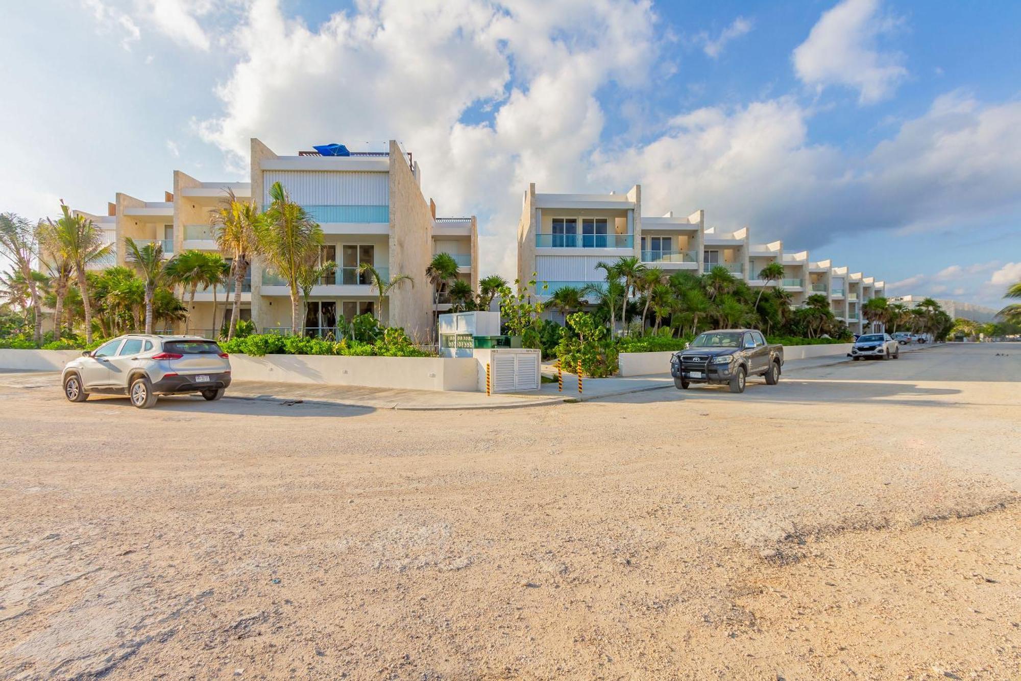 Santamar By Tao Beach Condos With Pool & Walk To Ocean Akumal Exterior photo